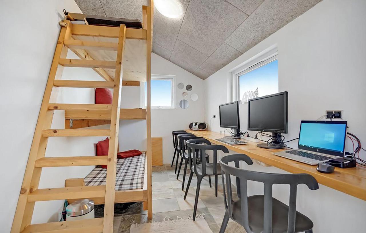 Nice Home In Tarm With Kitchen Extérieur photo